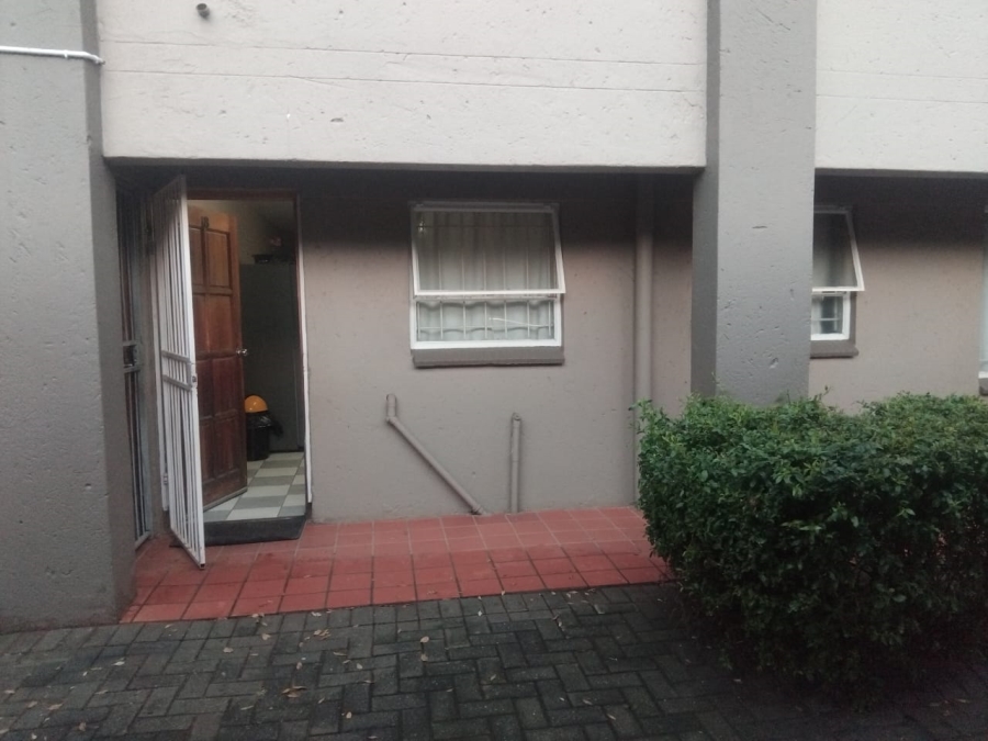 2 Bedroom Property for Sale in Geelhoutpark North West
